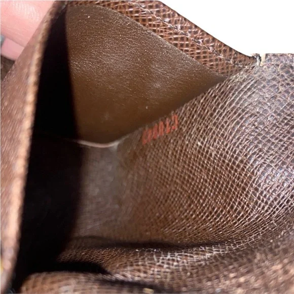 Louis Vuitton Damier Ebene 6 key holder